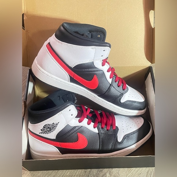 Jordan 1 Mid Black Chile Red White 10.5